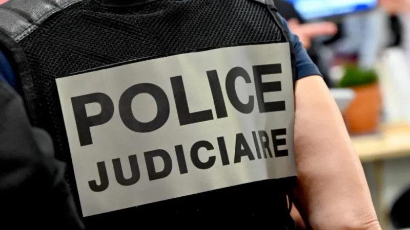 Mother and two children stage armed school attack in France Mother and two children stage armed school attack in France
